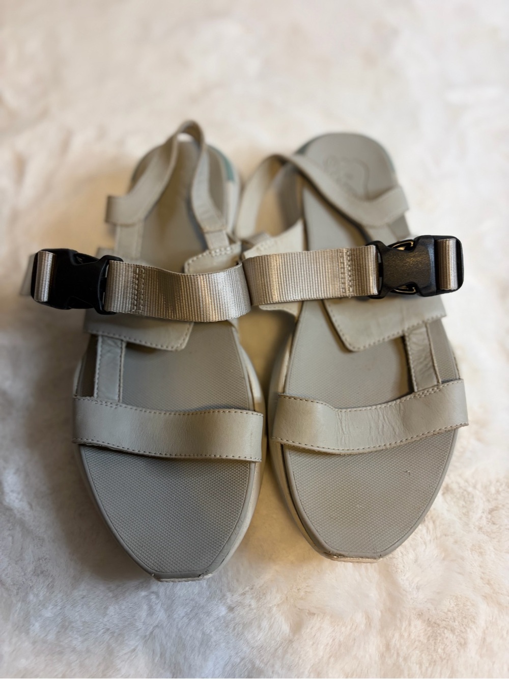 Sorel Women’s Sport Sandals Beige Chunky Platform Buckle Strappy